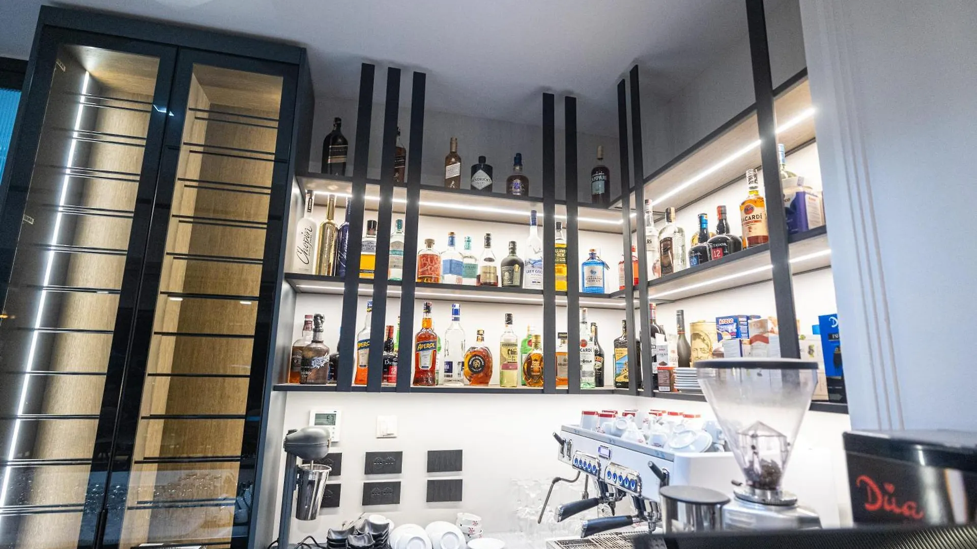Diora'S Hotel And Apartments Vlore