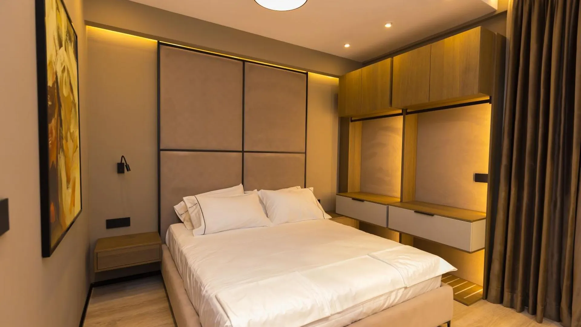 Diora'S Hotel And Apartments Vlore 5*,