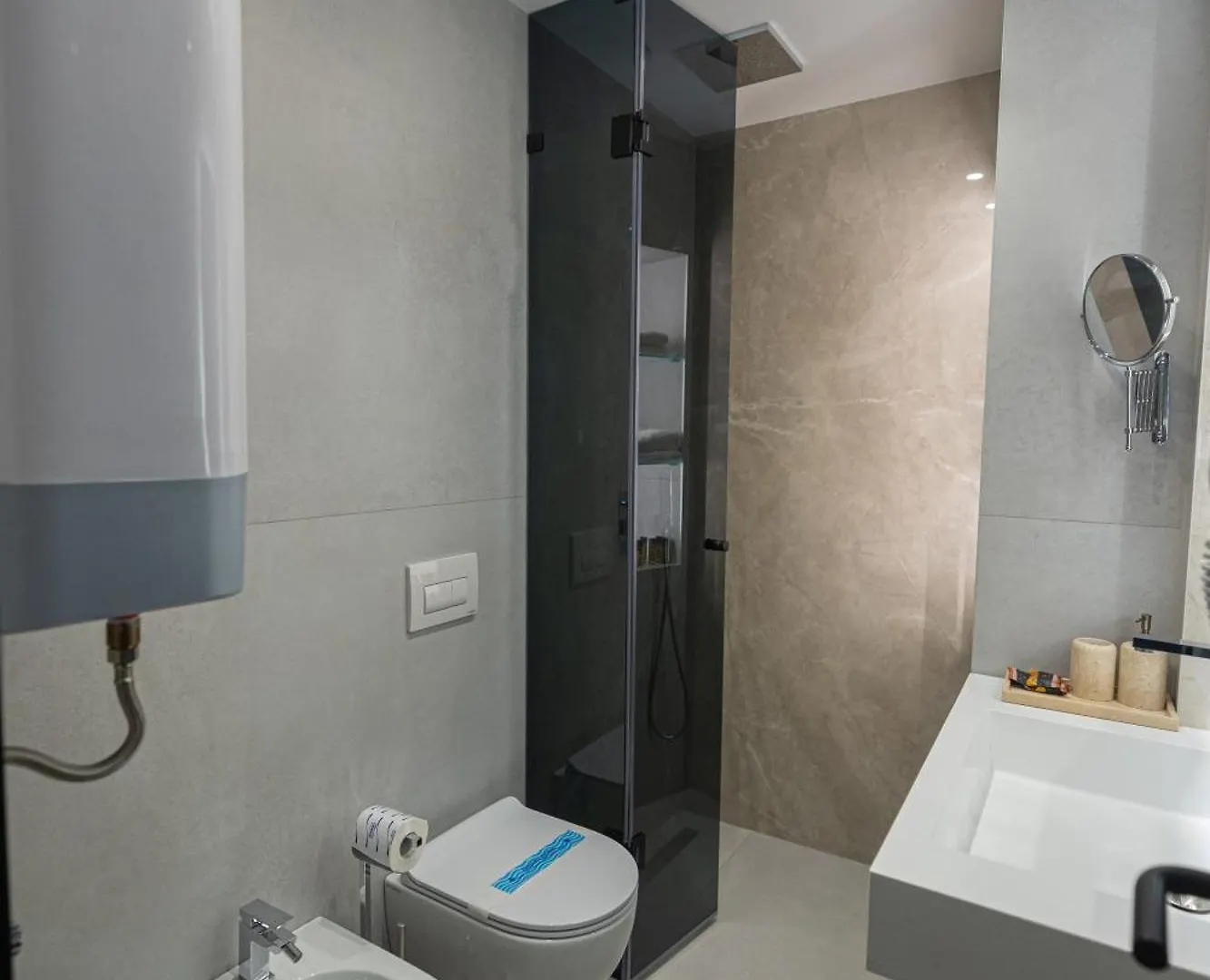 Diora'S Hotel And Apartments Vlore 5*,