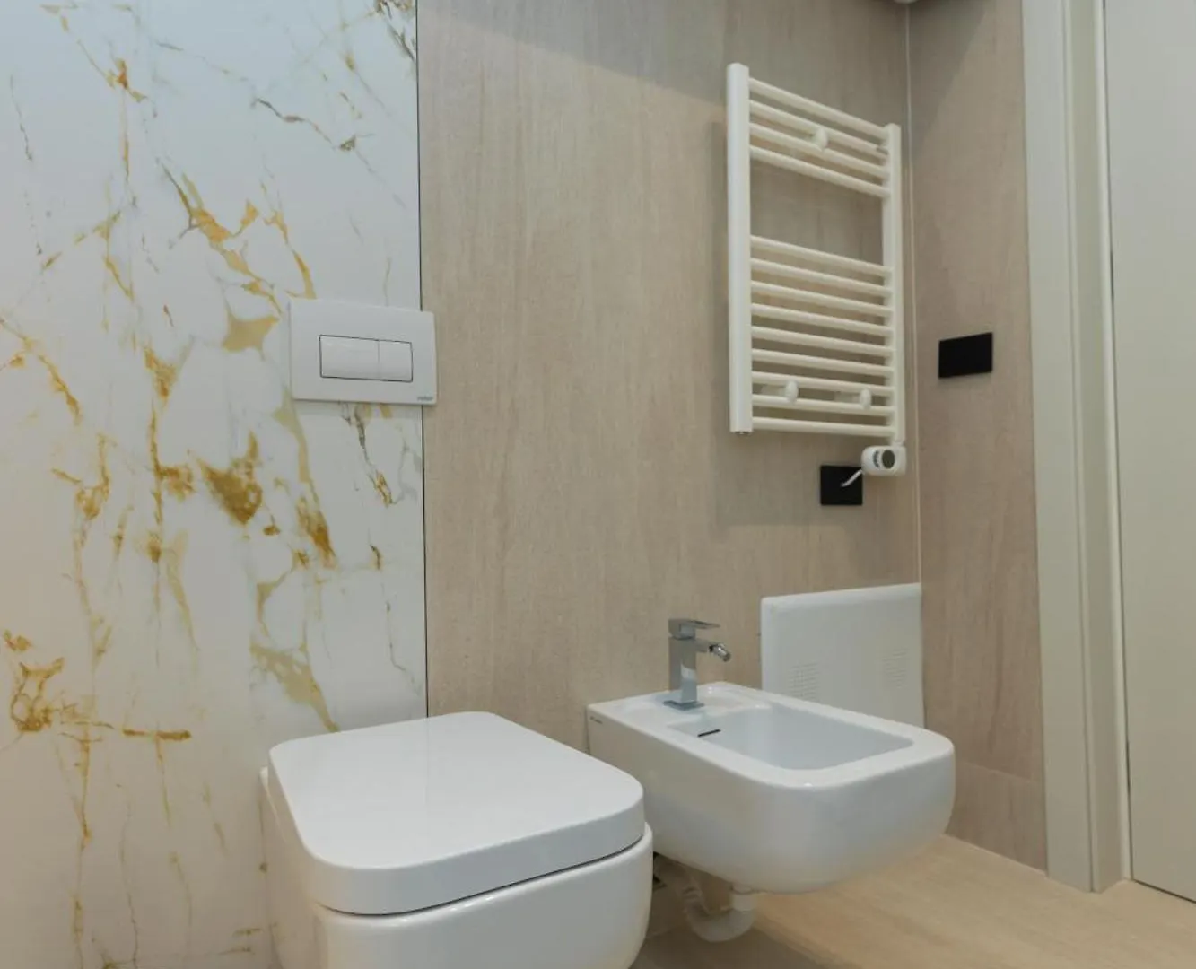 Diora'S Hotel And Apartments Vlore