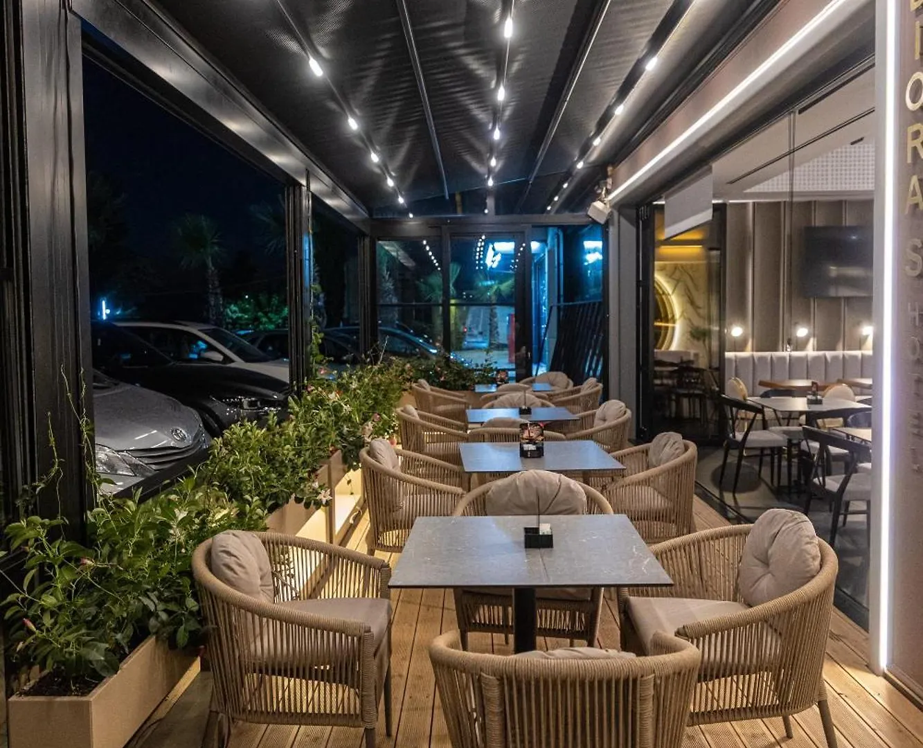 Diora'S Hotel And Apartments Vlore