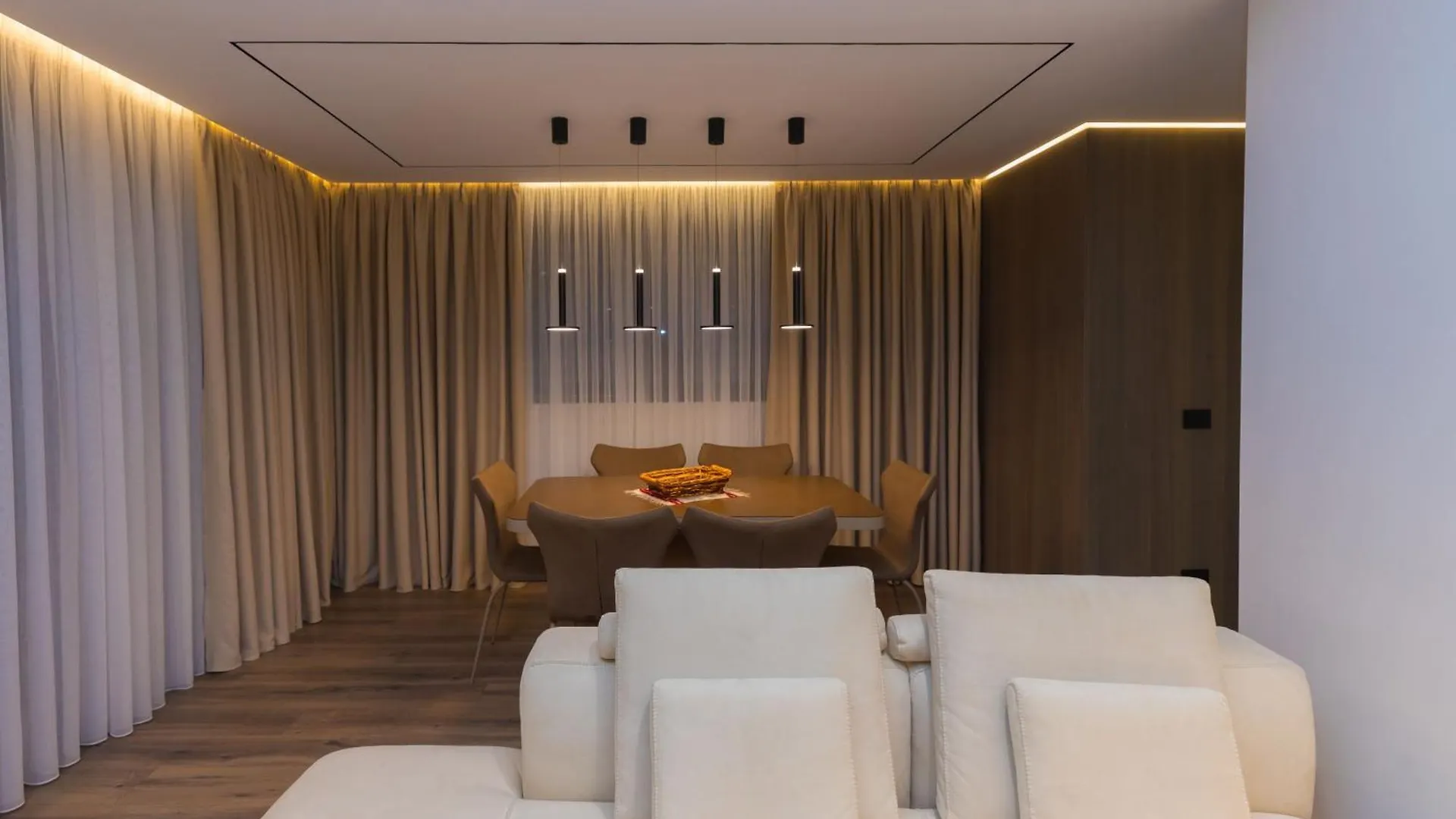 Diora'S Hotel And Apartments Vlore