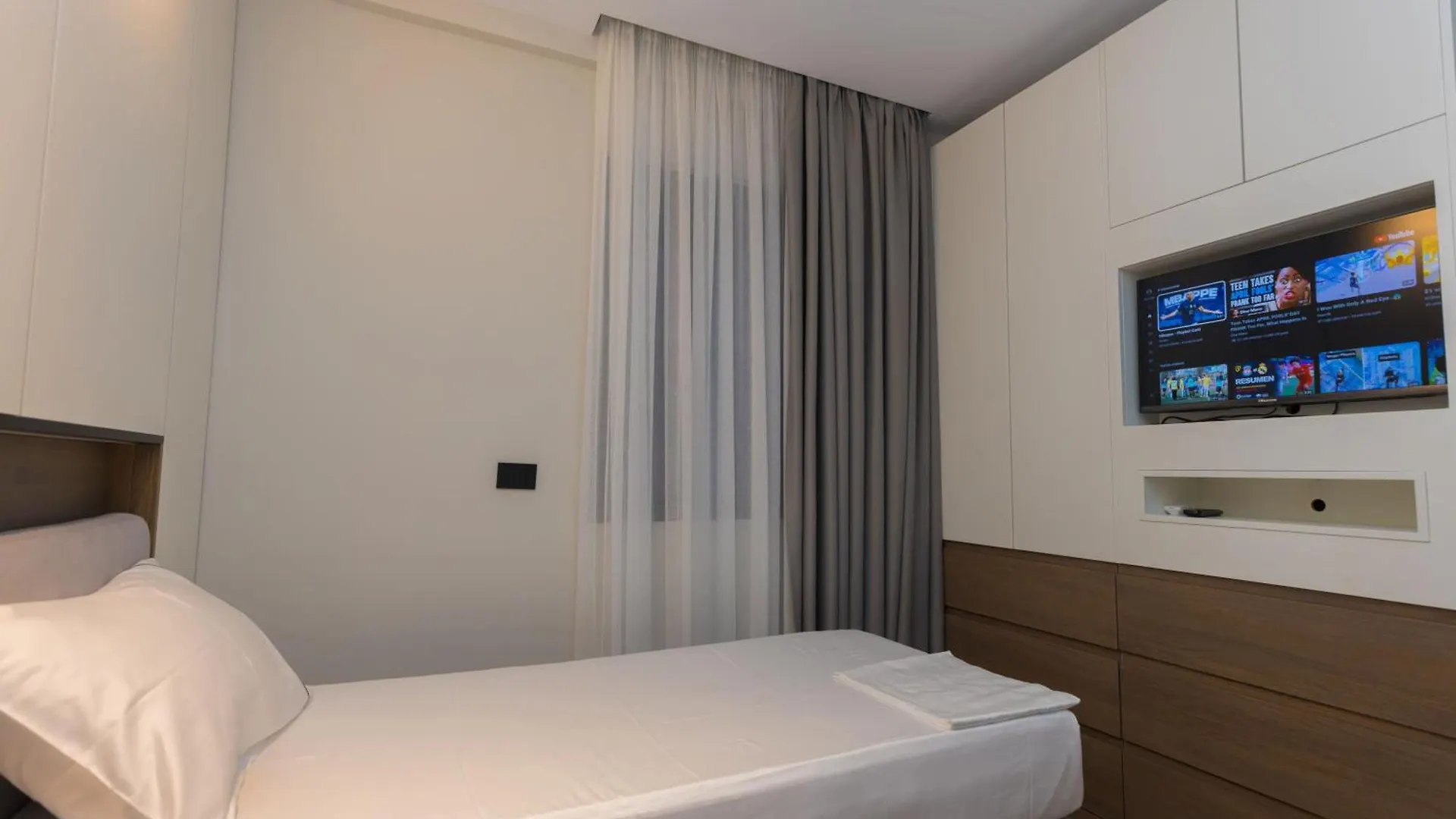 Diora'S Hotel And Apartments Vlore