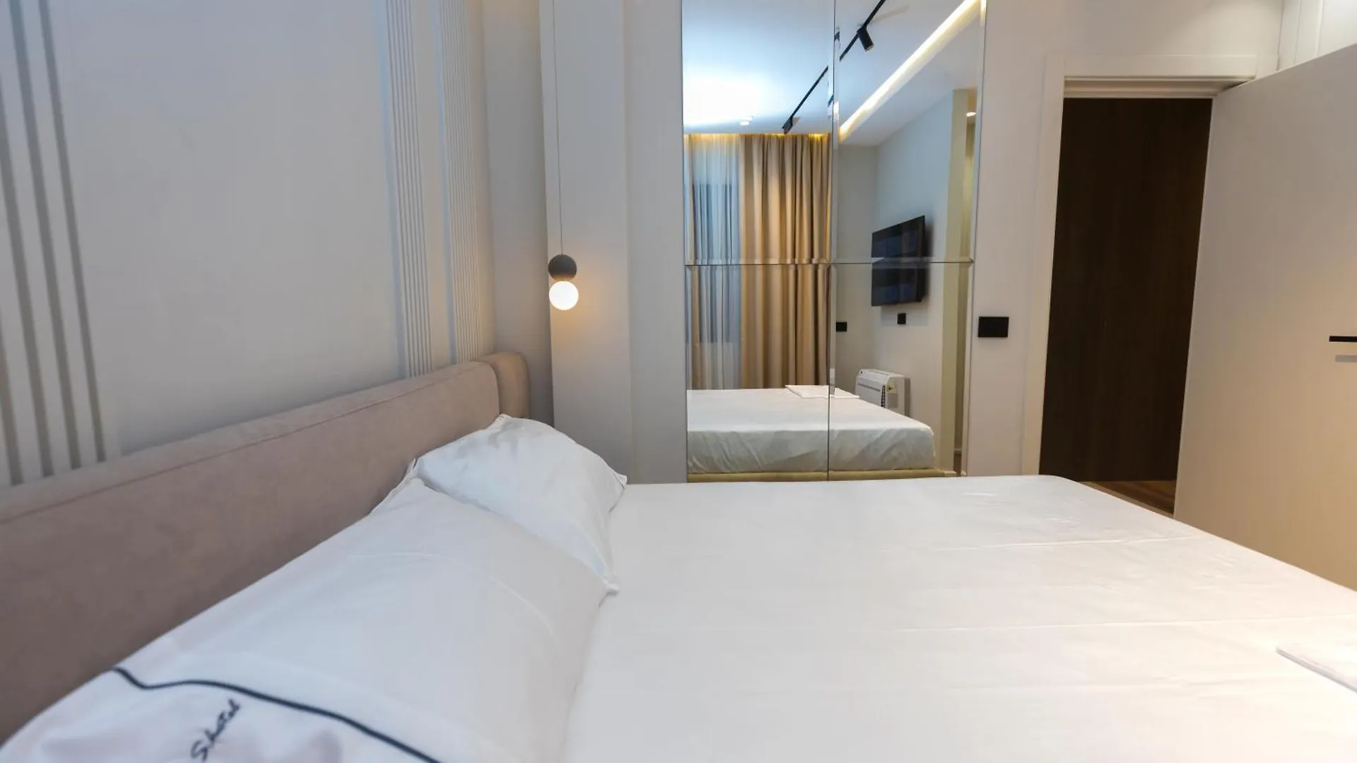 Diora'S Hotel And Apartments Vlore