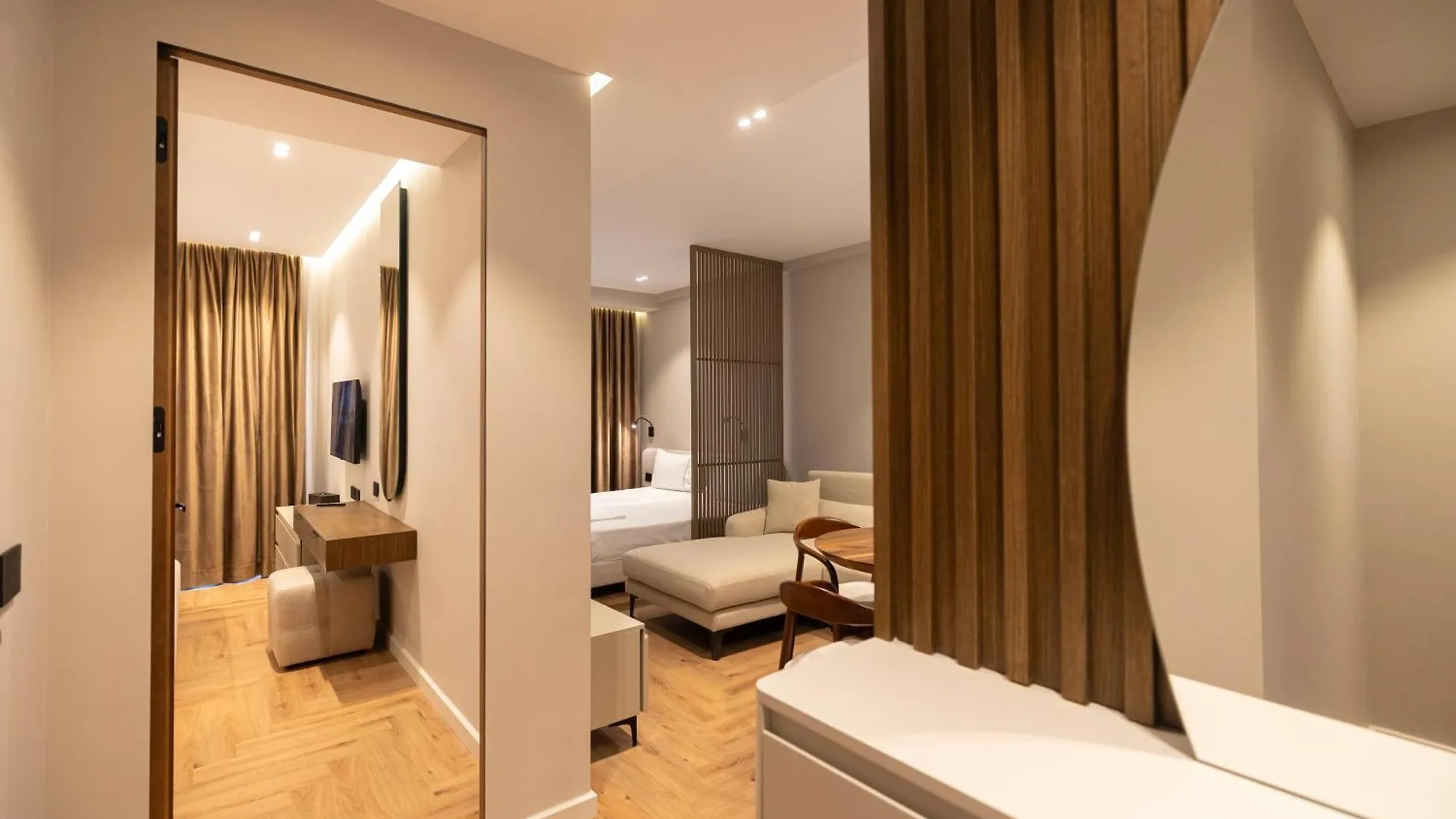 Diora'S Hotel And Apartments Vlore