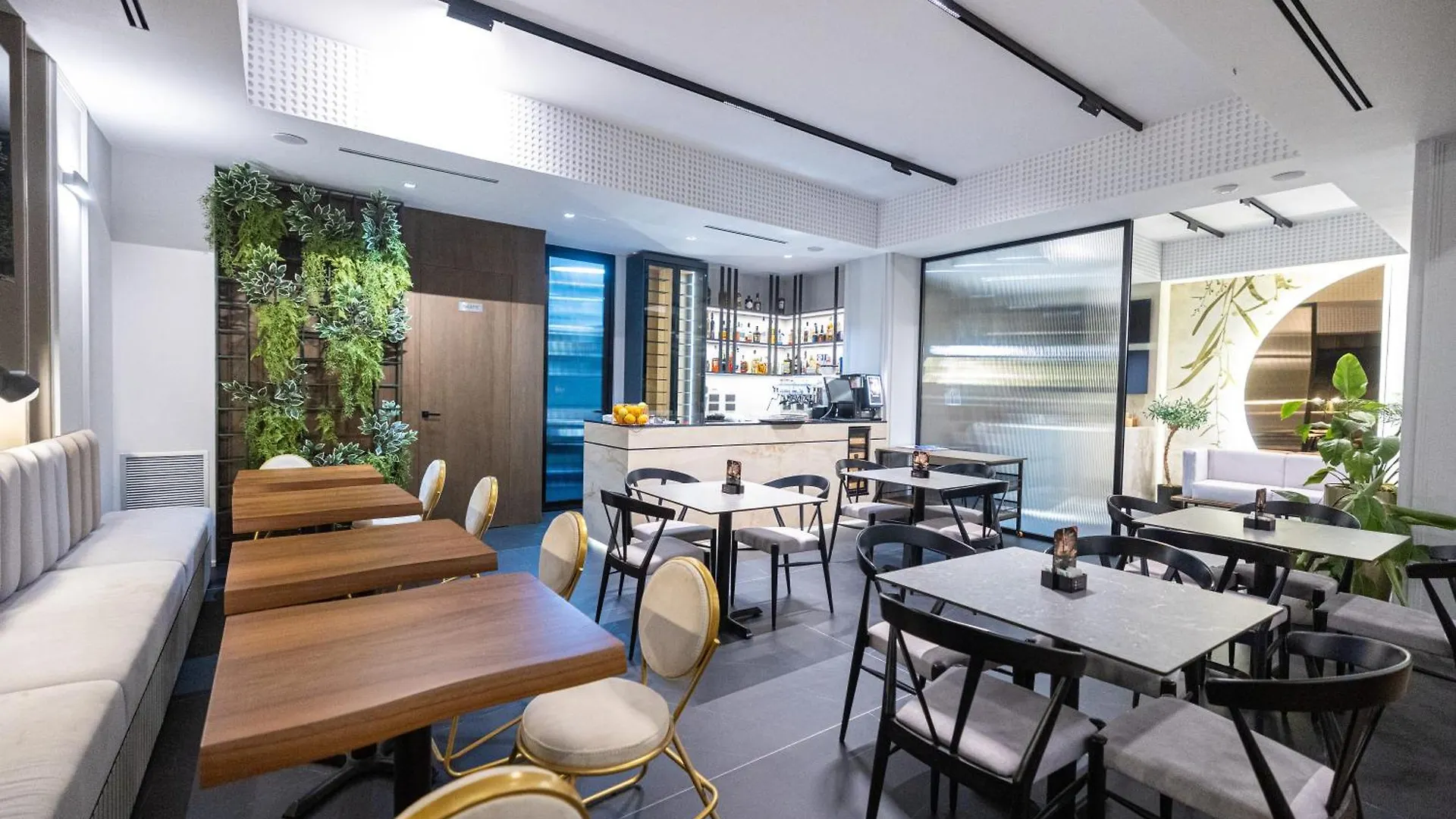 Diora'S Hotel And Apartments Vlorë 阿尔巴尼亚