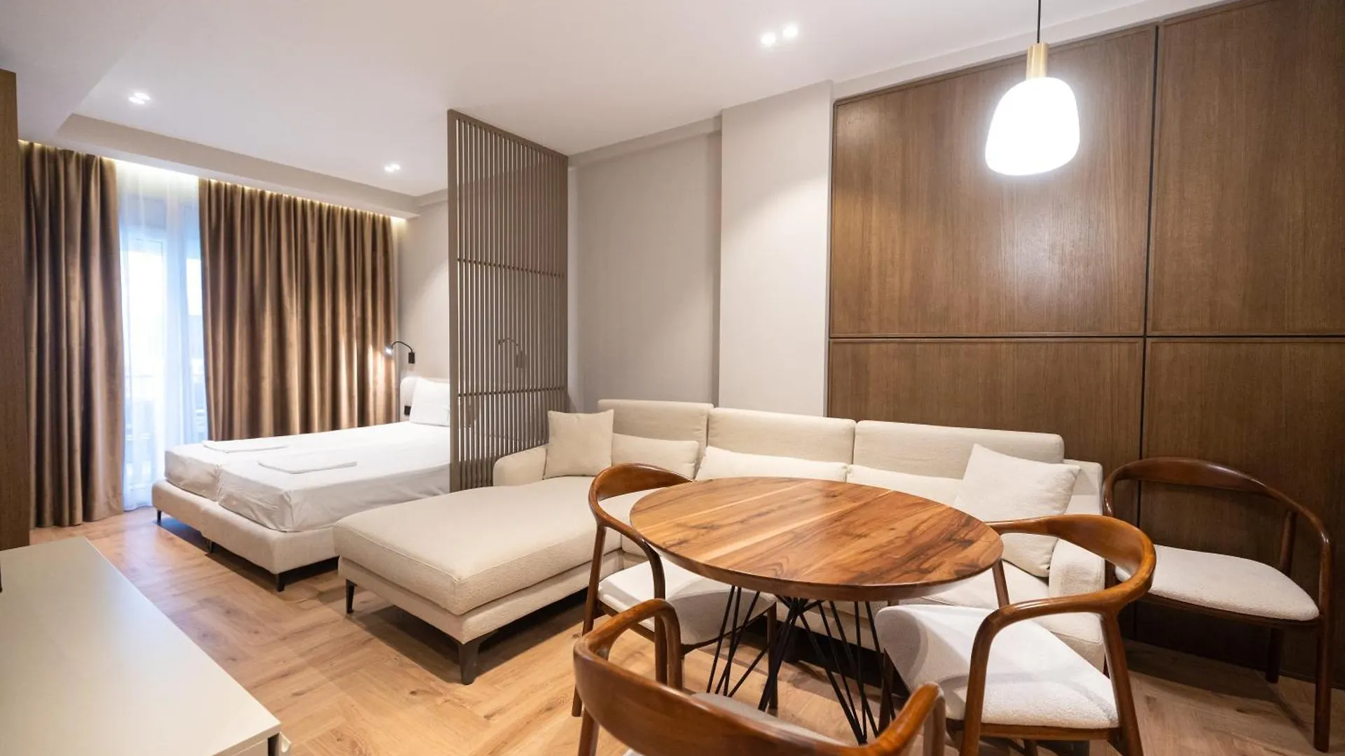 Diora'S Hotel And Apartments Vlorë 阿尔巴尼亚